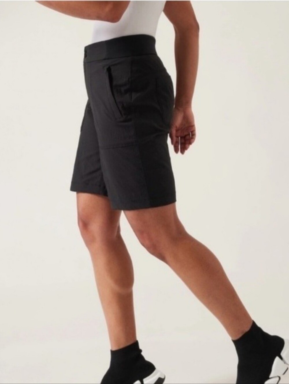Athleta Trekkie Bermuda Shorts Black Stretch Hiking Utility Size 8